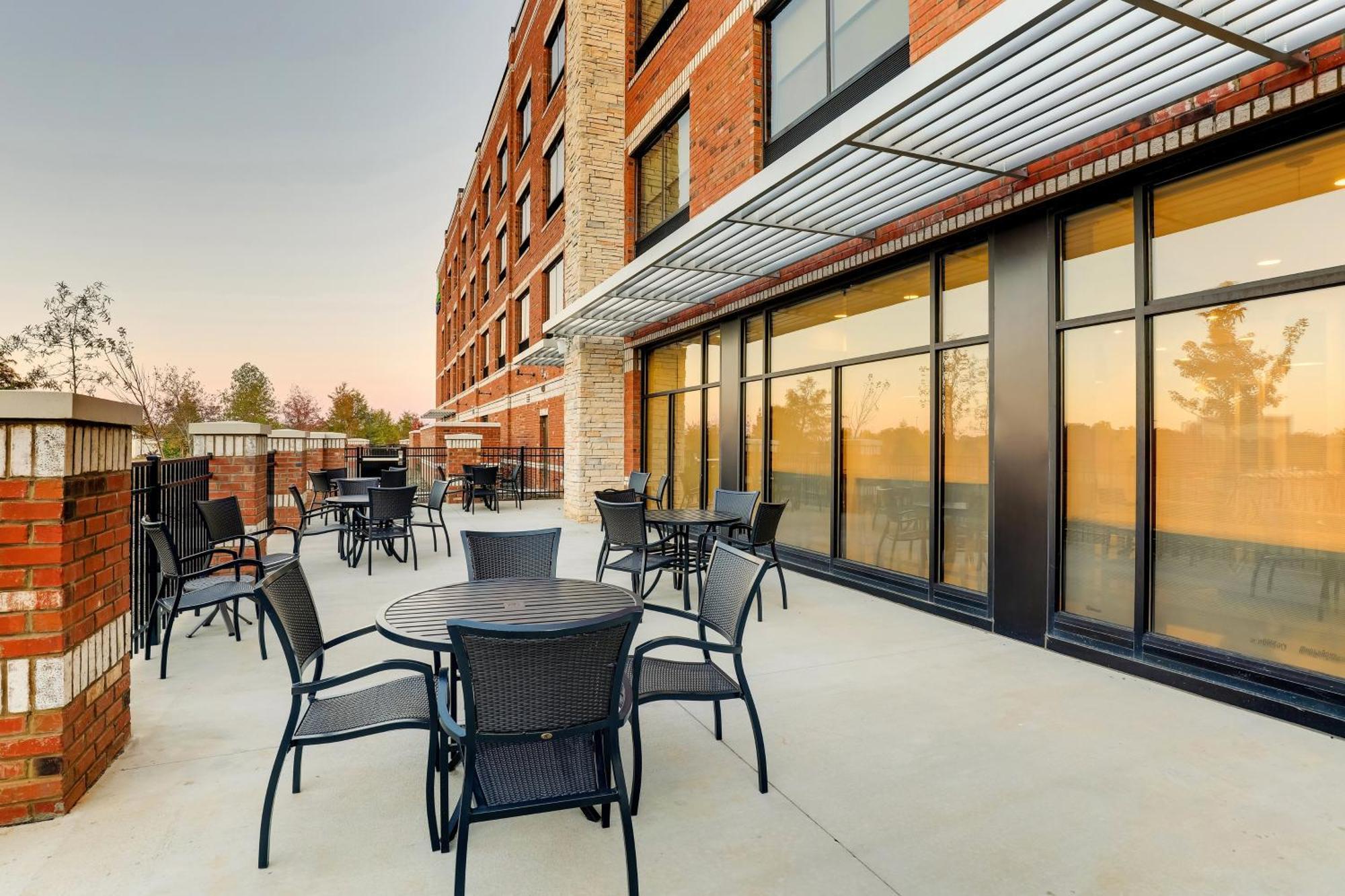 Holiday Inn Express Holly Springs - Raleigh Area By Ihg Exteriör bild