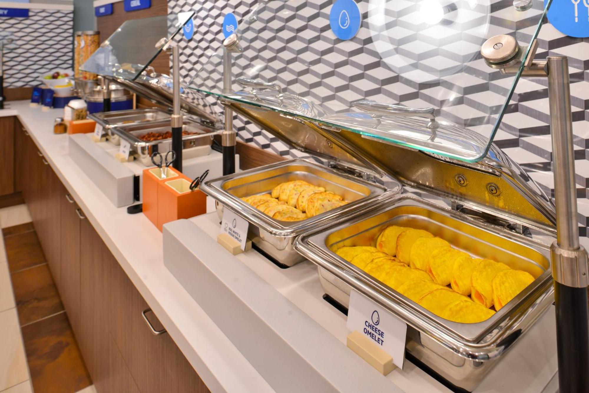 Holiday Inn Express Holly Springs - Raleigh Area By Ihg Exteriör bild