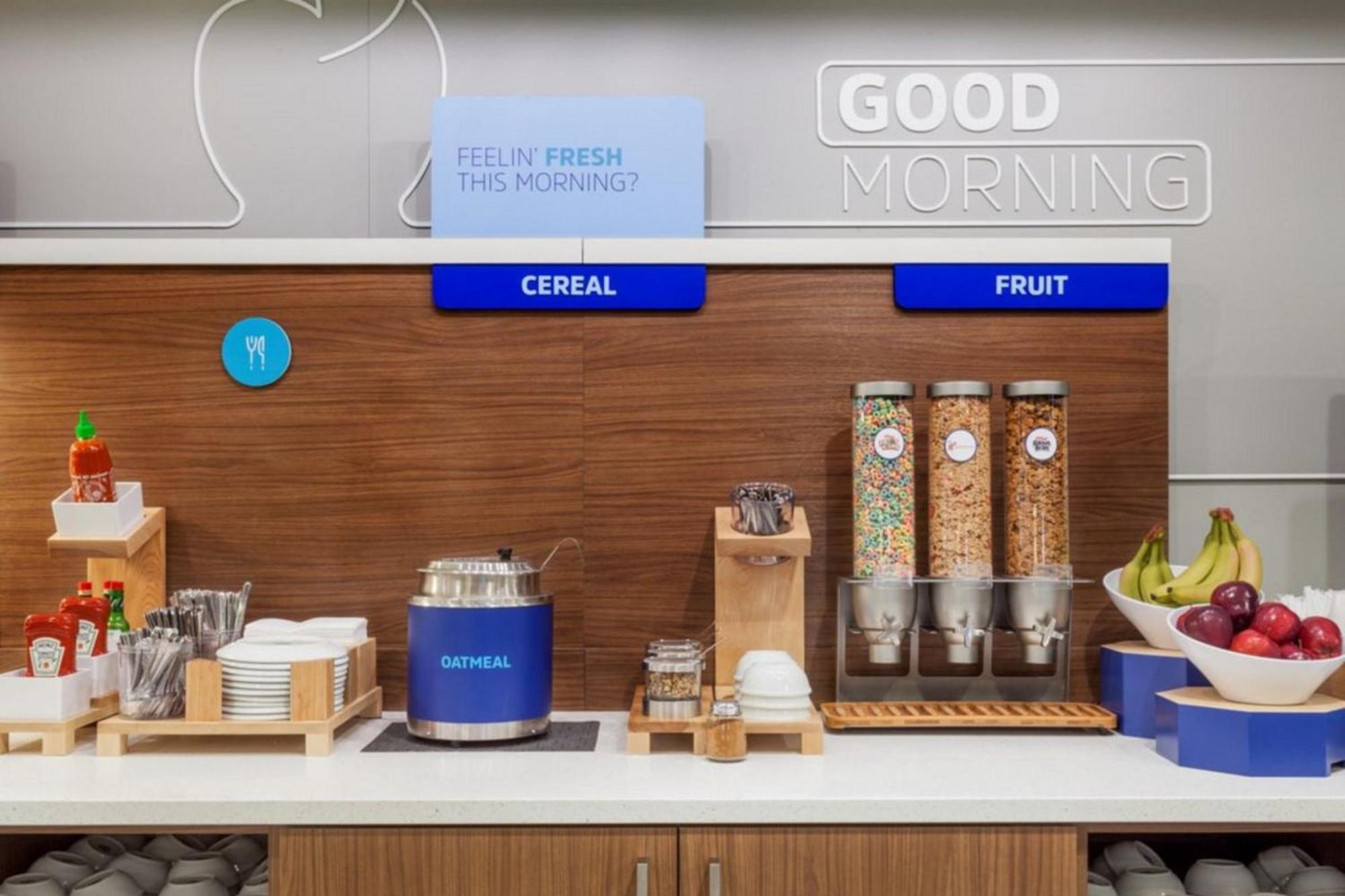 Holiday Inn Express Holly Springs - Raleigh Area By Ihg Exteriör bild