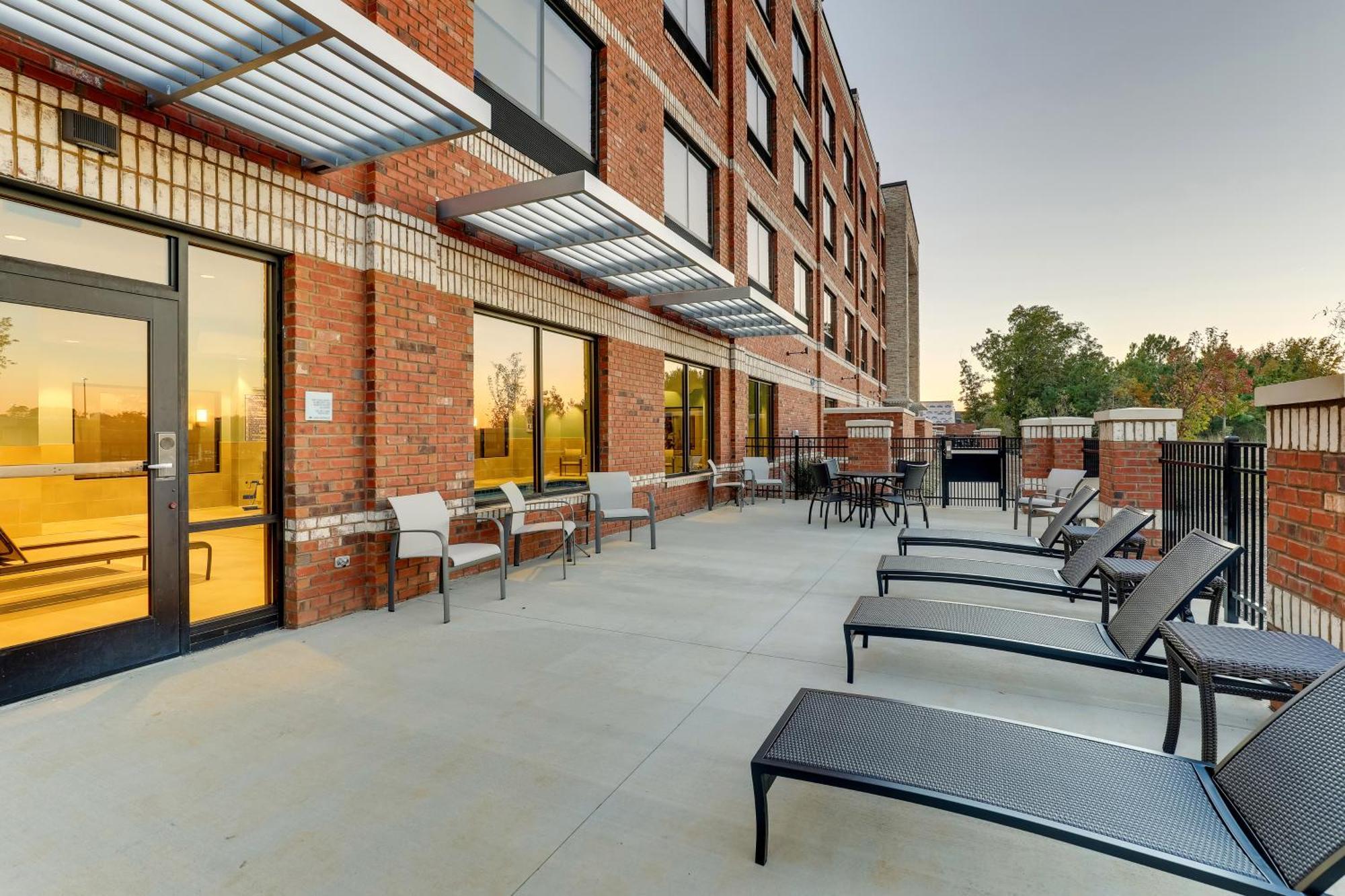 Holiday Inn Express Holly Springs - Raleigh Area By Ihg Exteriör bild