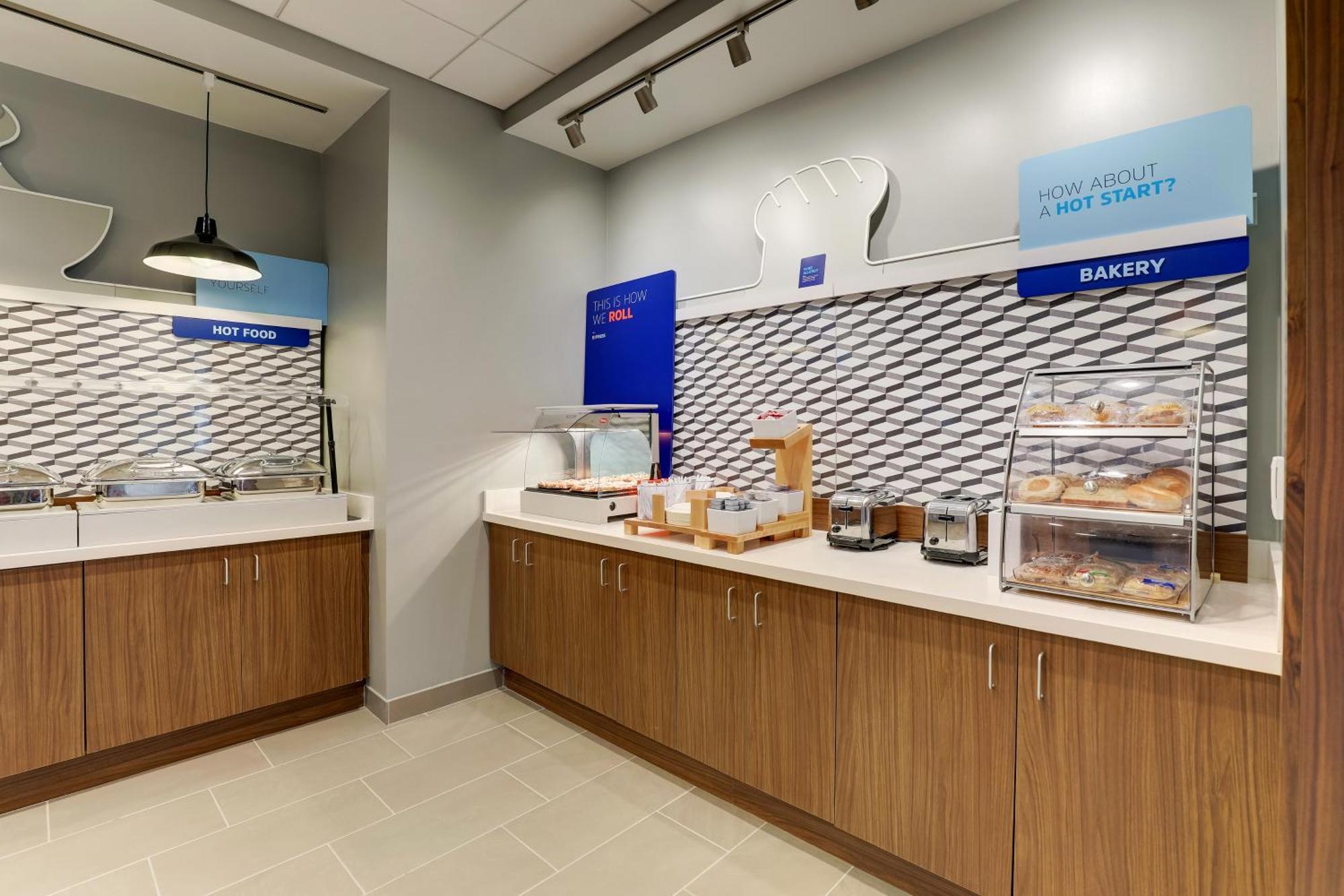 Holiday Inn Express Holly Springs - Raleigh Area By Ihg Exteriör bild